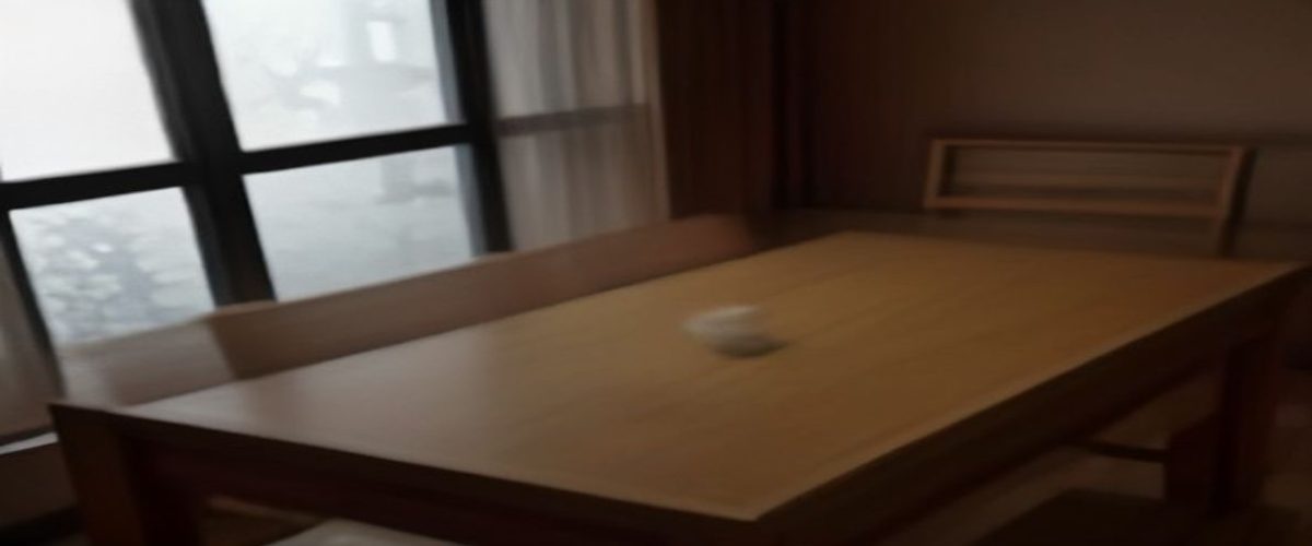 蜜桃社区平台主界面全景展示，酒红渐变风格的内容瀑布流中展示热门视频、话题广场与社区互动板块，画面充满年轻活力
